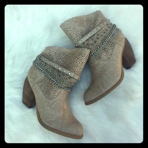 NWB New Edition tan boots size 7.5
